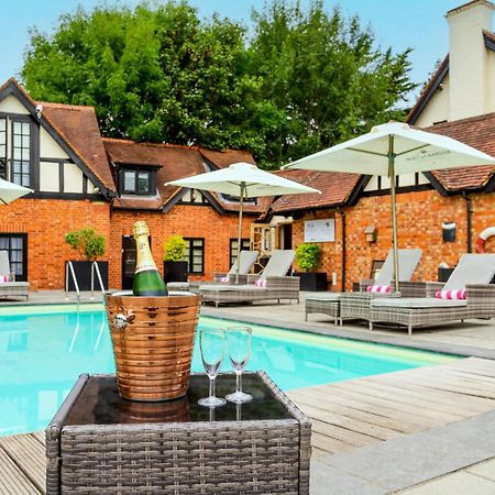 The Inn On The Green Cookham Dean Bagian luar foto