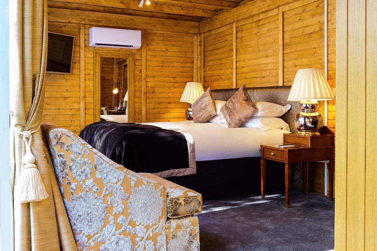 The Inn On The Green Cookham Dean Bagian luar foto