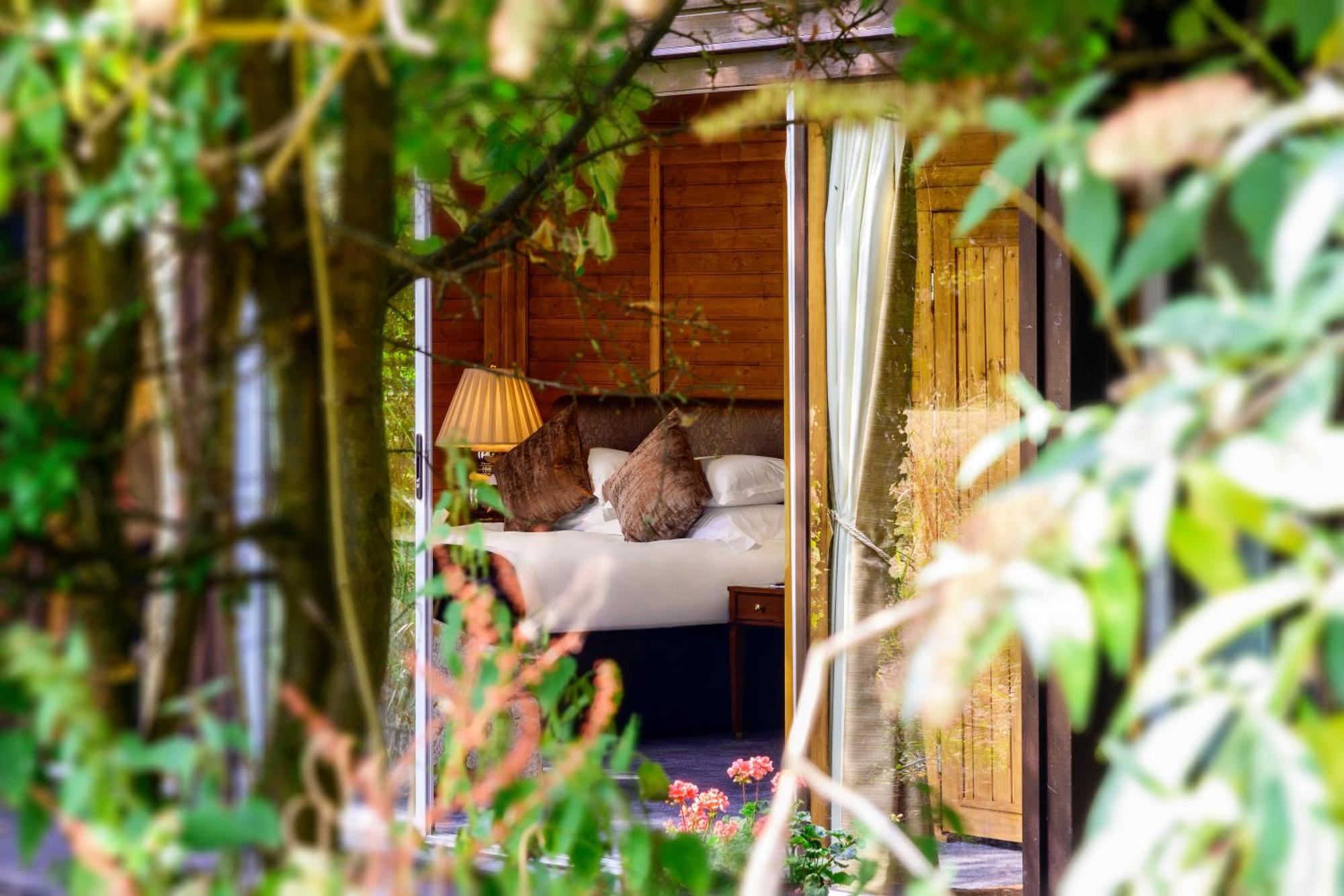 The Inn On The Green Cookham Dean Bagian luar foto